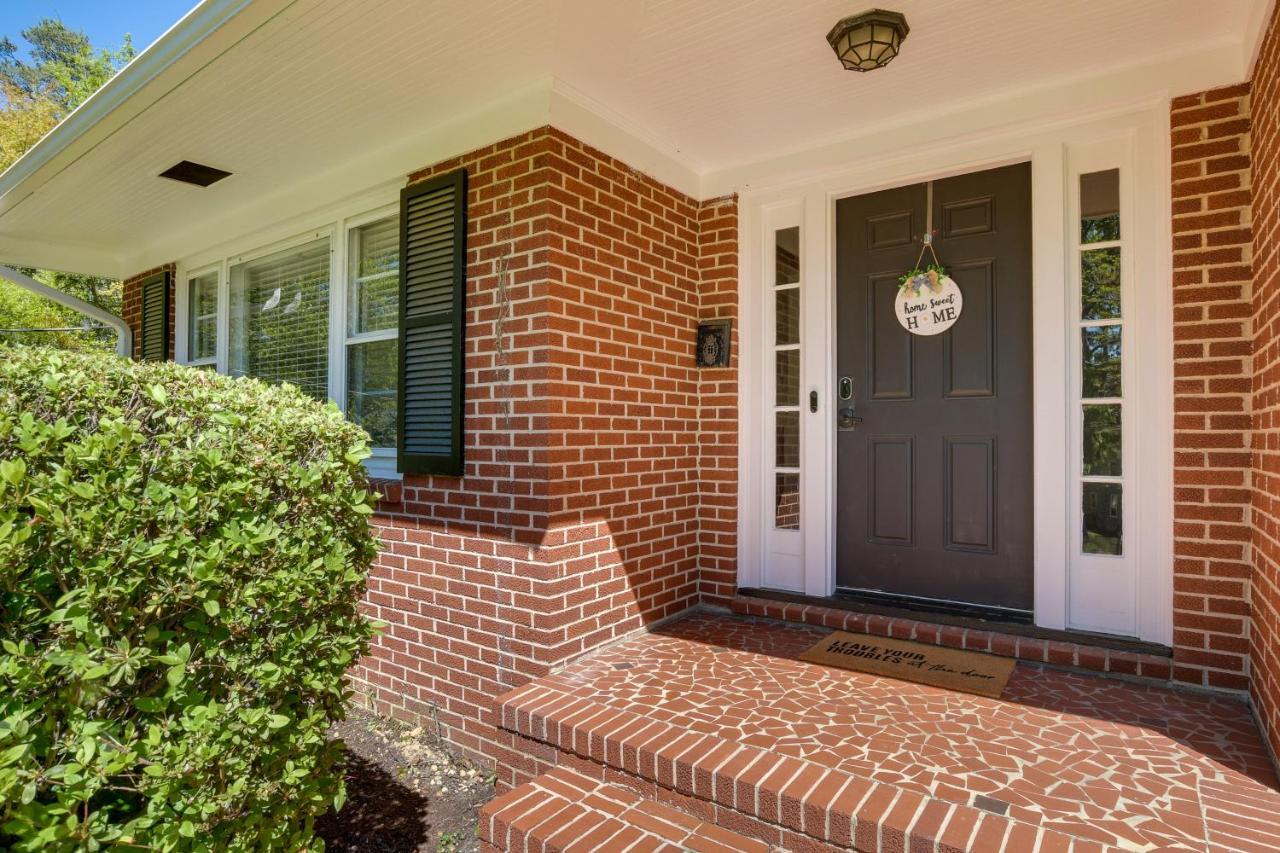 Fayetteville Vacation Rental - 1 Mi To Downtown! Exterior photo